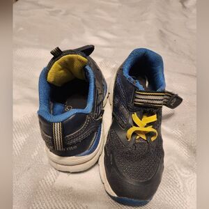 Stride Right‎ Boys Washable Sneakers 11.5 Toddler Great condition.